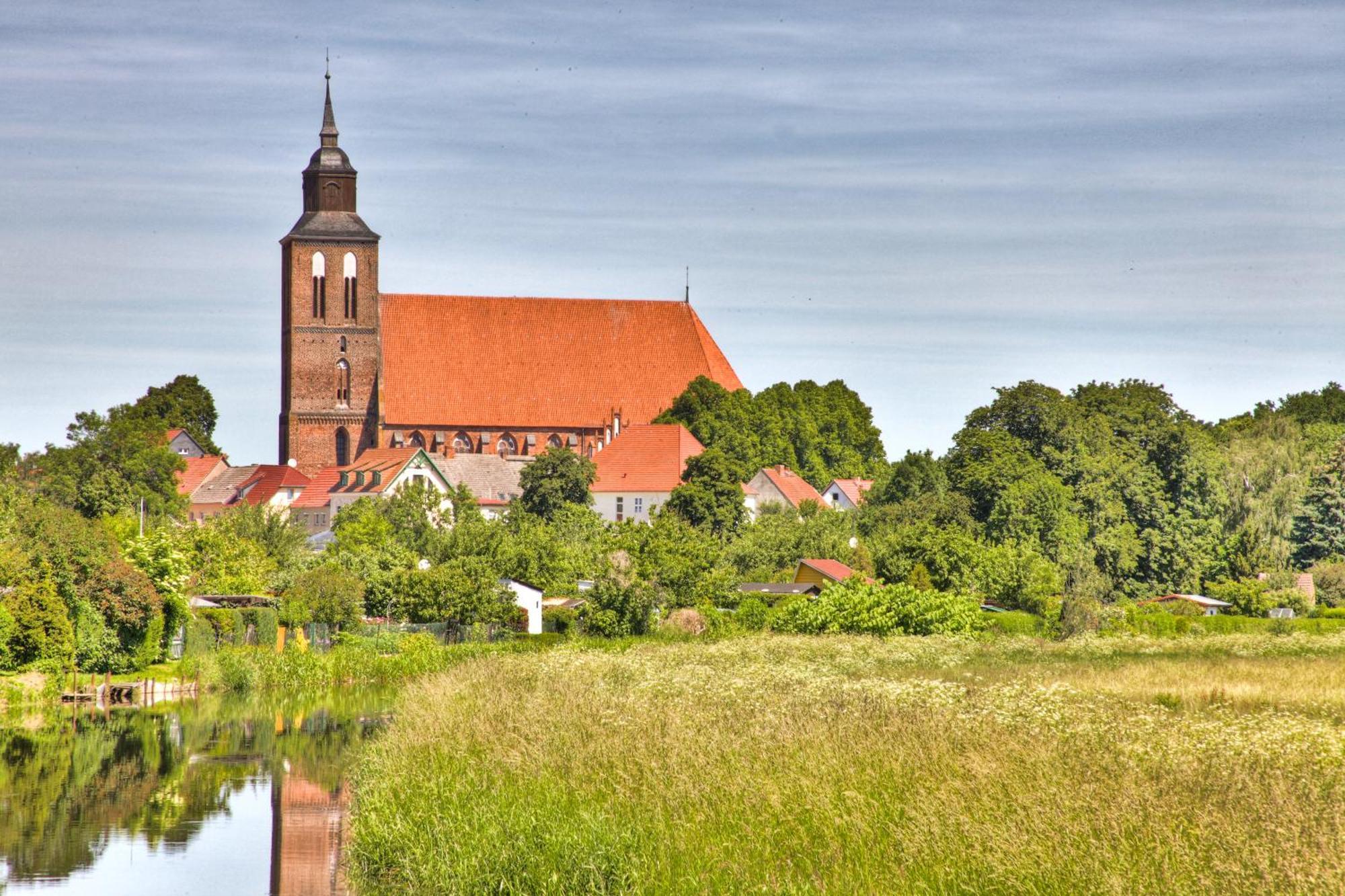 Hotel am Markt Altentreptow Exteriör bild